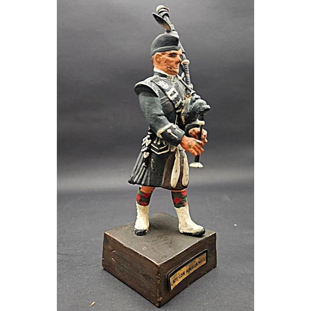 1950s Vintage 1950s Sentry Box Reed England British Officer Pipes of Cameron Highlanders Figure For Sale - Image 5 of 8