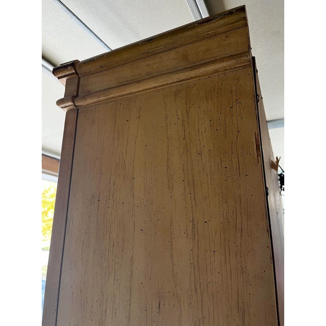 1970s Vintage Stanley Faux Bamboo and Cane Lighted China and Display Cabinet For Sale - Image 12 of 14