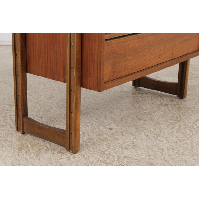 Mid Century Modern Walnut Bookcase Etagere Unit For Sale - Image 11 of 15