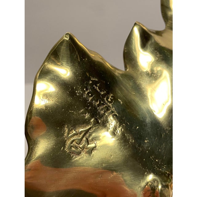 Metal Virginia Metalcrafters Large Oak Leaf Brass Tray For Sale - Image 7 of 8