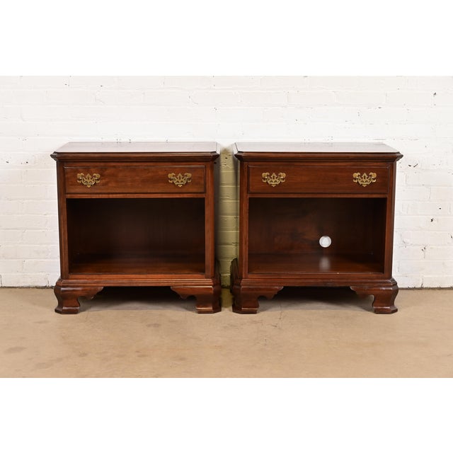 English Ethan Allen Georgian Solid Cherry Wood Nightstands, Pair For Sale - Image 3 of 13