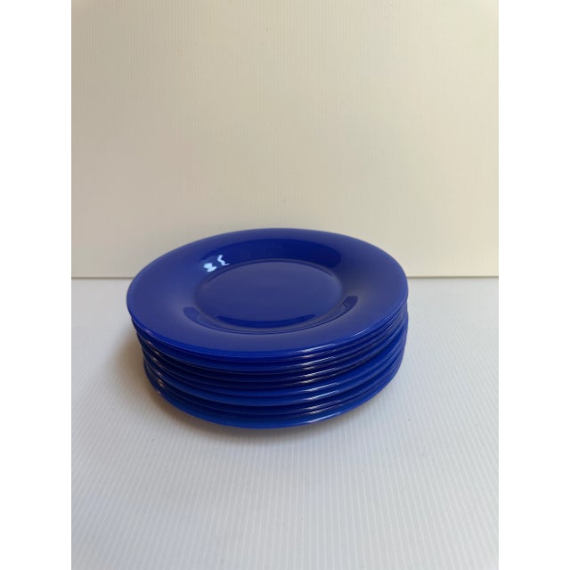 Mid-Century Modern Vintage Mid-Century Modern Arcoroc France Luncheon Plates in Cobalt Blue Color- Set of 12 For Sale - Image 3 of 10