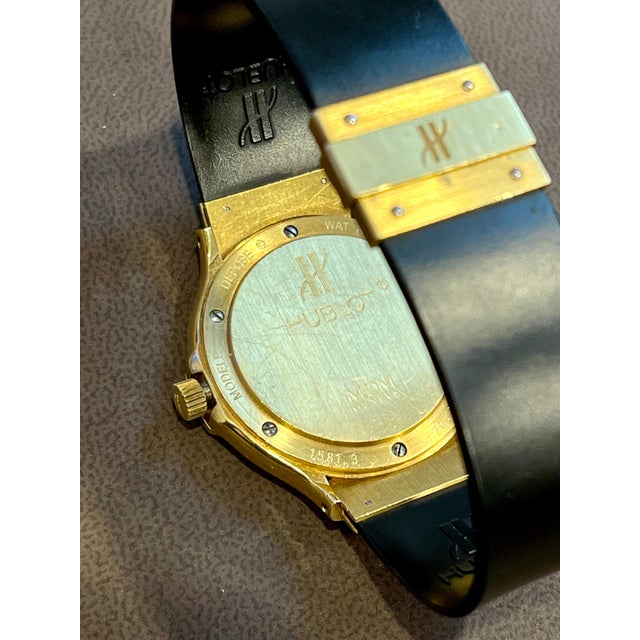 Contemporary Hublot MDM 1581.3 18 Karat Yellow Gold Unisex Automatic Watch, White Dial For Sale - Image 3 of 18