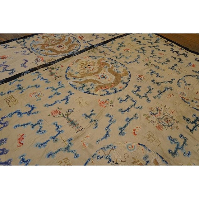Chinese 1820s Beige Medallion Dragon Antique Flat Weave Rug Silk Chinese Embroidery For Sale - Image 3 of 11