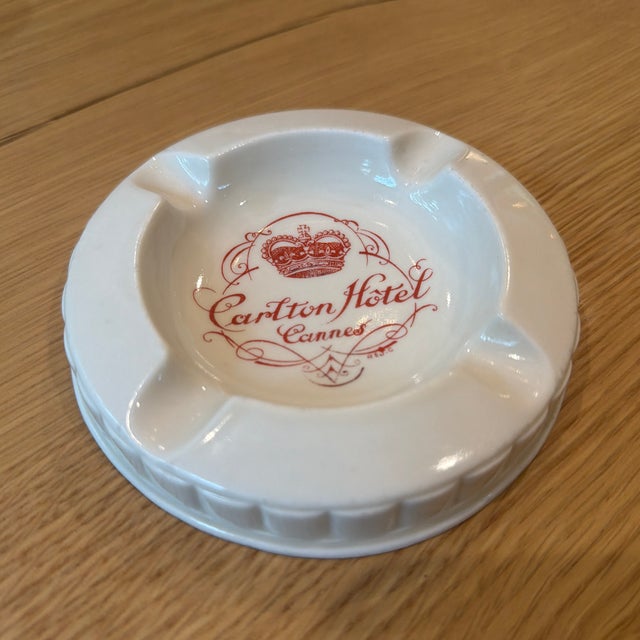French Vintage Carlton Hotel Cannes Ceramic Ashtray With Red Crest Branding For Sale - Image 3 of 7