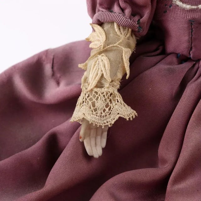 Figure of Lady For Sale - Image 5 of 9