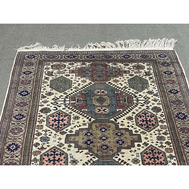 Handmade Iranian wool rug - 1m90x1m25.