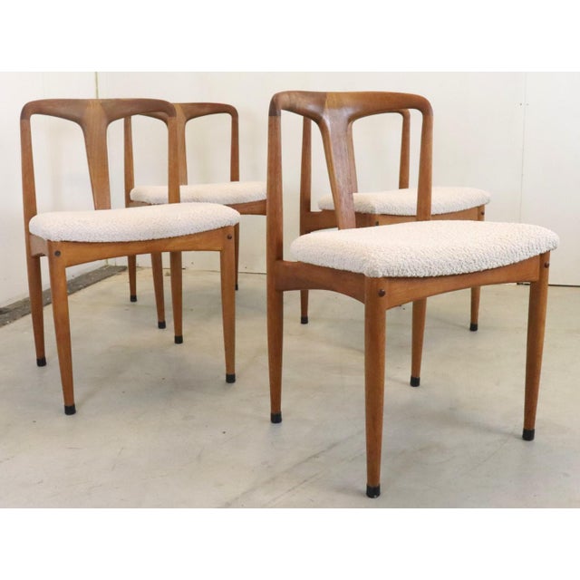 Uldum Møbelfabrik Juliane Dining Chairs attributed to Johannes Andersen for Uldum, Set of 4 For Sale - Image 4 of 16