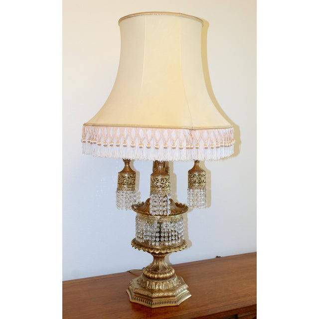 Hollywood Regency 1960s Hollywood Regency Brass & Crystal Waterfall Table Lamp For Sale - Image 3 of 17
