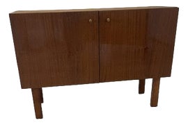 Example of Commodes