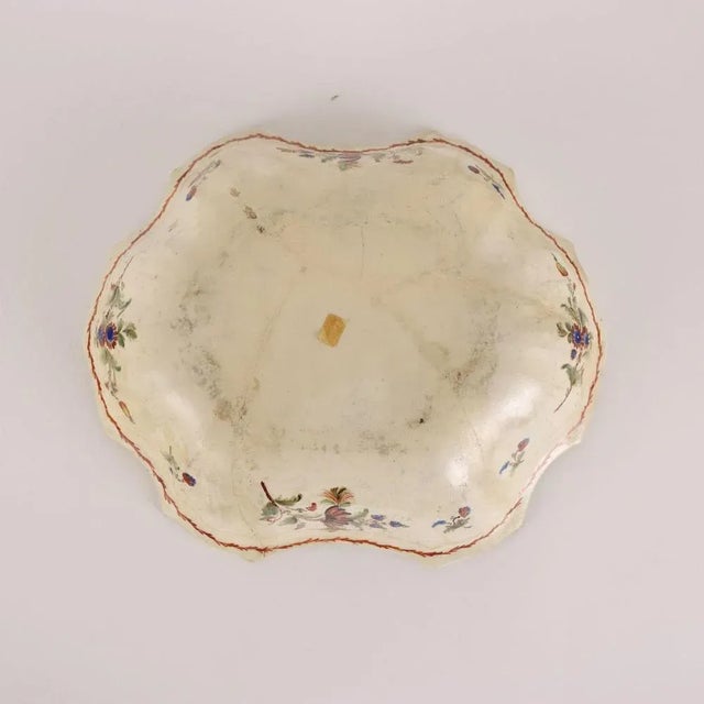Bowl in Majolica For Sale - Image 10 of 11
