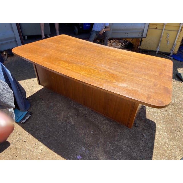 1960s Alma Company Vintage Mid Century Modern Walnut Executive Desk For Sale - Image 10 of 12