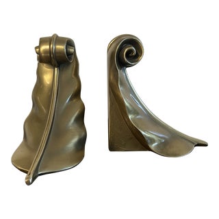 1970s Brass Neoclassical Curled Acanthus/Leaf Bookends, Pair For Sale
