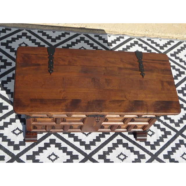 Tuscan Wooden Chest from Argudo Navarro, 1960s For Sale - Image 10 of 18
