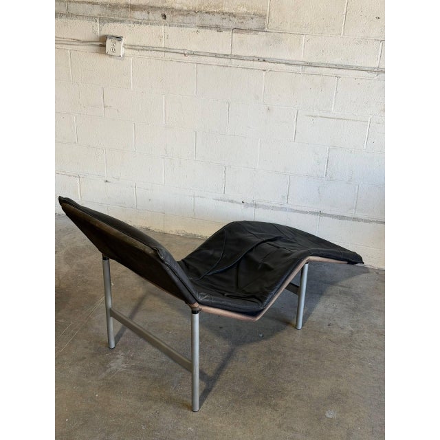 Black Black Leather Chaise Lounge With Tubular Metal Frame Mid-Century Modern 1970s For Sale - Image 8 of 11
