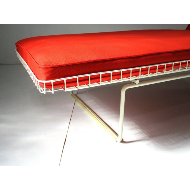 Knoll Rare Wire Indoor Chaise Lounge Chair by Richard Schultz For Sale In Cincinnati - Image 6 of 11