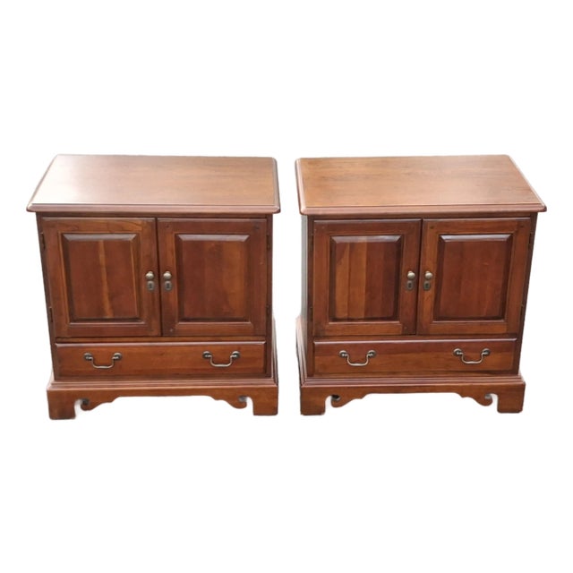 Pair Hooker Furniture French Chippendale Style Cherry Night Tables For Sale