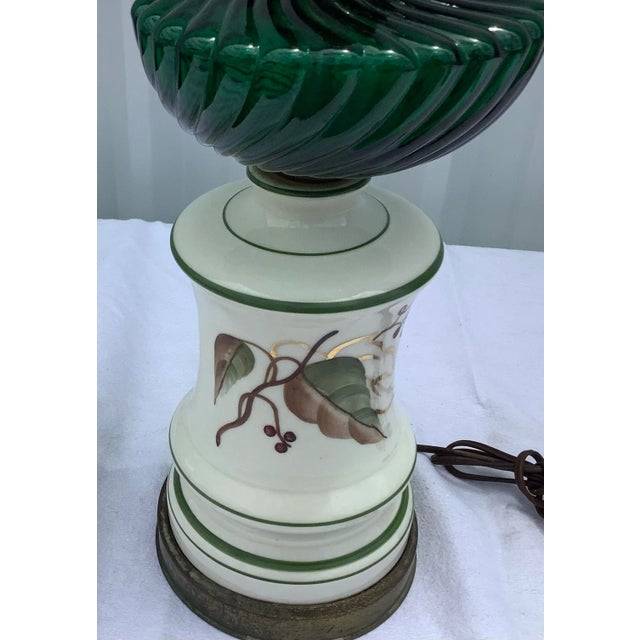 1950s Hand Painted Emerald Green Glass Top Vintage Lamp For Sale - Image 4 of 7