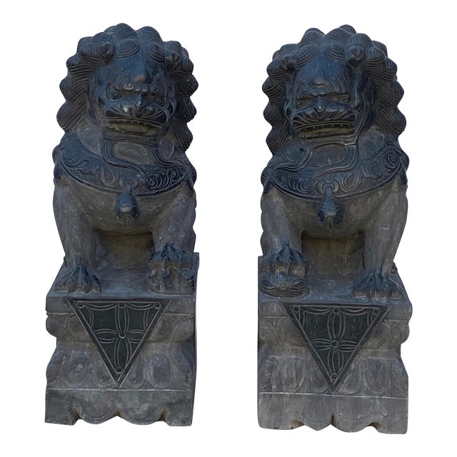 24" Chinese Medium Pair Black Gray Stone Fengshui Foo Dog Statues For Sale