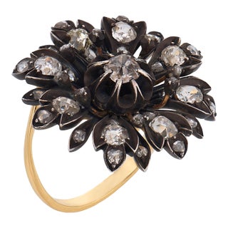 Late 19th Century Victorian 2.60 Carat Diamond 18k Yellow Gold Silver Flower Ring, Size 6.25 For Sale