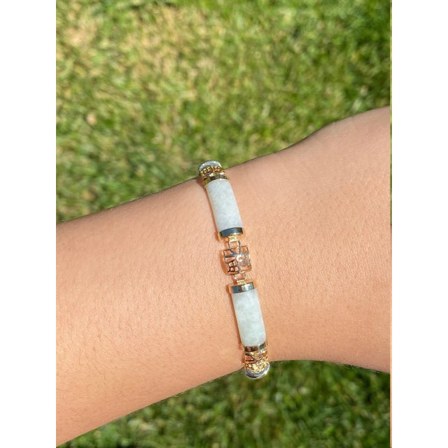 Contemporary The Killiney: Ladies Link Bracelet in 14K Gold set with Jade For Sale - Image 3 of 4