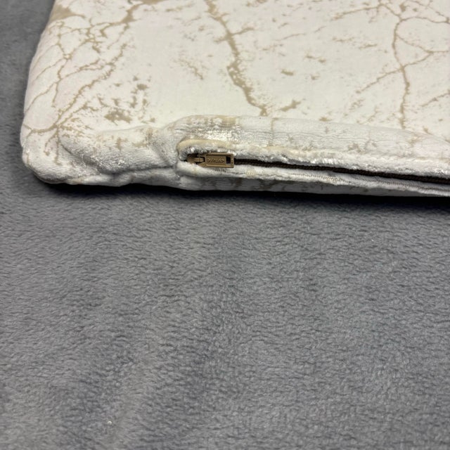 Handmade Designer Marble Crackle Velvet Pillow Cover Metallic Cream Gold 23x22 For Sale - Image 4 of 6