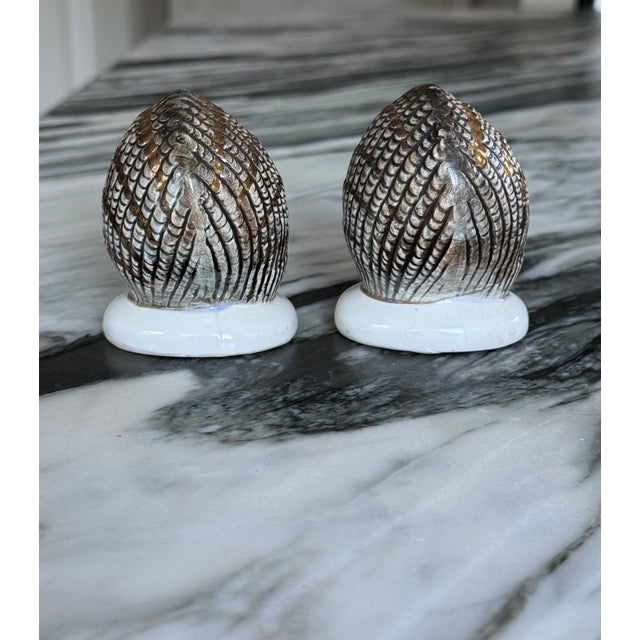 Mid 20th Century Made in Japan Shell Motif Salt & Pepper - Set of 2 For Sale In Seattle - Image 6 of 16