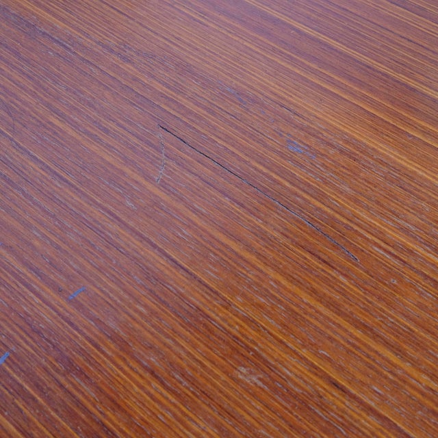 Beautiful sideboard, Italian design and production from around the 1950s. Three compartments with doors, the central one...