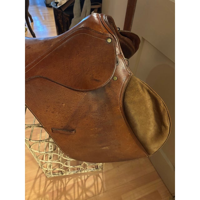 Late 20th Century Vintage English Jumping Saddle For Sale - Image 5 of 12