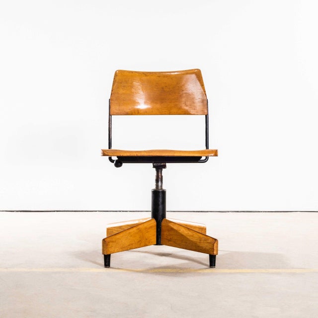 Angular Swivel Desk Chair from Giroflex, 1960s For Sale - Image 3 of 10