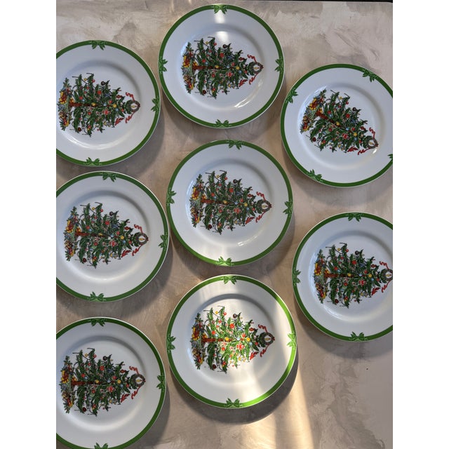 Georges Briard Yule Tide 10.25” Dinner Plates Vintage Christmas Tree Plates -Set of 8 For Sale - Image 9 of 12