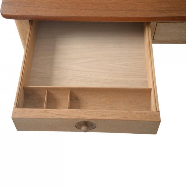 AT305 Desk in Oak and Teak by Hans J. Wegner, 1960s For Sale - Image 16 of 18