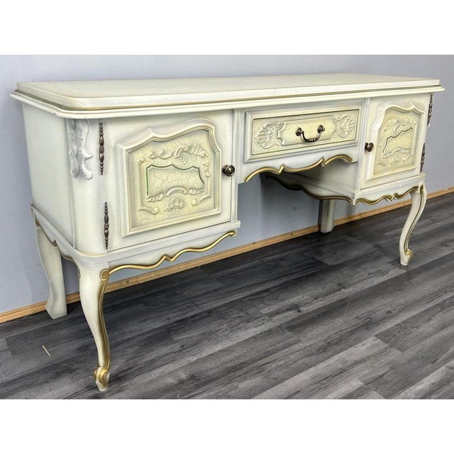 This elegant Vintage French Louis Shabby Chic sideboard is a beautifully proportioned piece, finished in a soft painted...