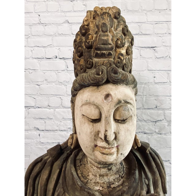 18th Century Monumental Chinese Polychromed Seated Guanyin Statute For Sale - Image 9 of 18