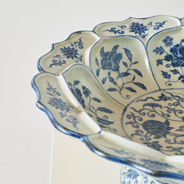Ceramic Blue and White Plate with Interlocking Lotus Stem Design For Sale - Image 7 of 9
