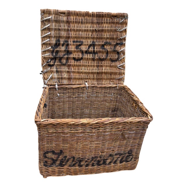 English Wicker Basket, 1920s For Sale