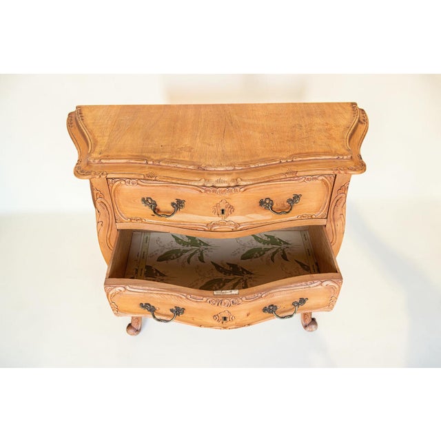 Rare 19th-Century French Provincial Carved Solid Pine 3-Drawer Bombé Commode For Sale - Image 4 of 8