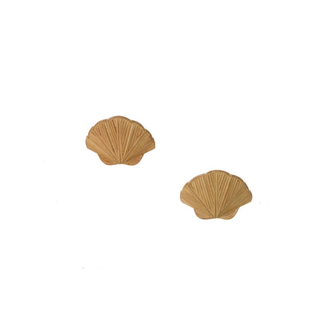 Mid-Century Modern Clam Shell Pencil Reed Rattan Wall Sconce (Set of 2) For Sale - Image 3 of 9