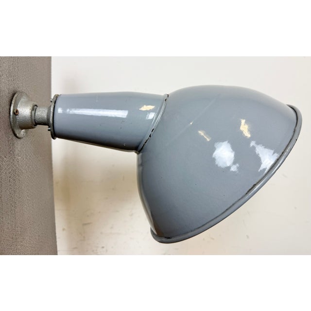 Metal British Industrial Grey Enamel Factory Wall Lamp, 1960s For Sale - Image 7 of 18