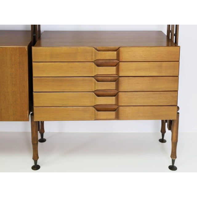 Floor-to-Ceiling Bookcase in the style of Franco Albini, Italy, 1960s For Sale - Image 17 of 18