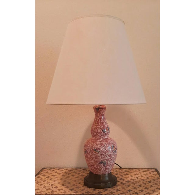 Shabby Chic Royal Winton Pink Chintz Butterfly Lamp England For Sale - Image 3 of 13