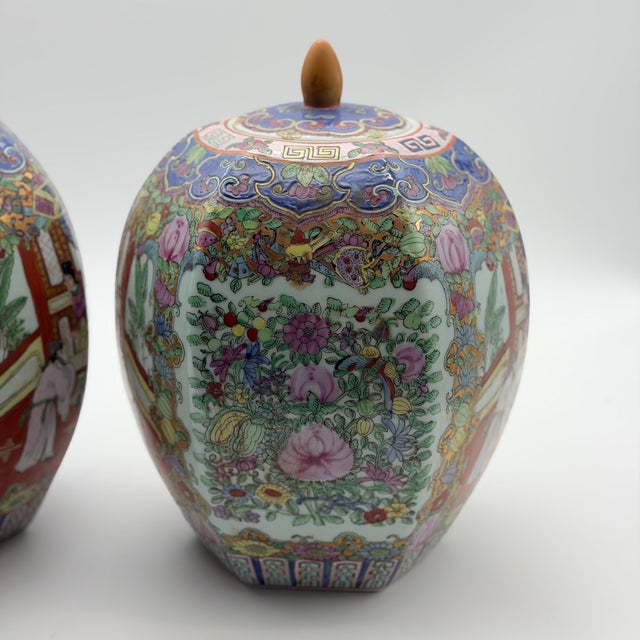 Chinese Famille Rose Medallion Lidded Melon Jar Rare Matching Pair 12" Tall For Sale - Image 4 of 16
