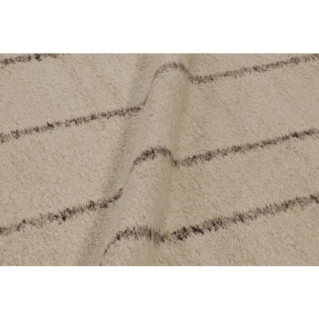 Textile Rug & Kilim’s Oversized Contemporary Textural Flatweave in Beige and Cream Tones For Sale - Image 7 of 8