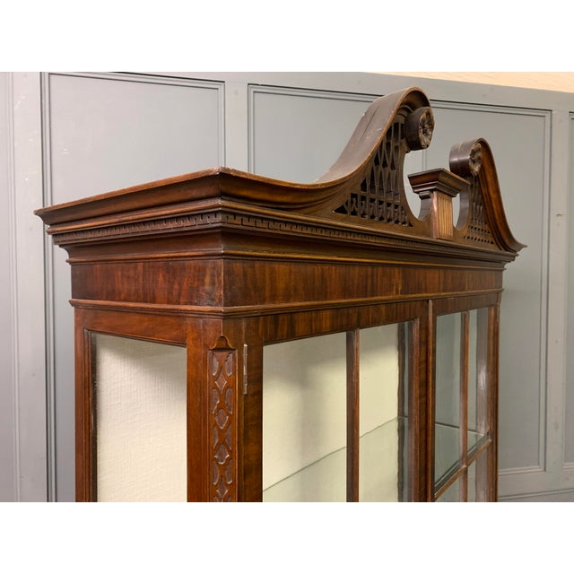 Brown Chippendale Style Mahogany Display Cabinet, 1900s For Sale - Image 8 of 17