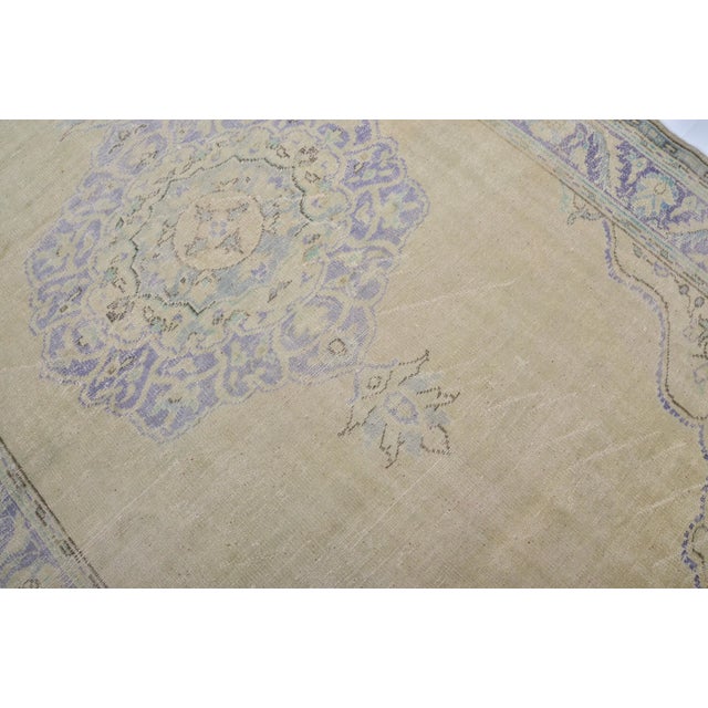 1960s Turkish Neutral Oversize Handmade Carpet For Sale In Phoenix - Image 6 of 11