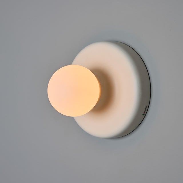 Mid-Century Modern Gino Sarfatti Model #608 Wall or Ceiling Lamp for Arteluce C. 1971 For Sale - Image 3 of 12