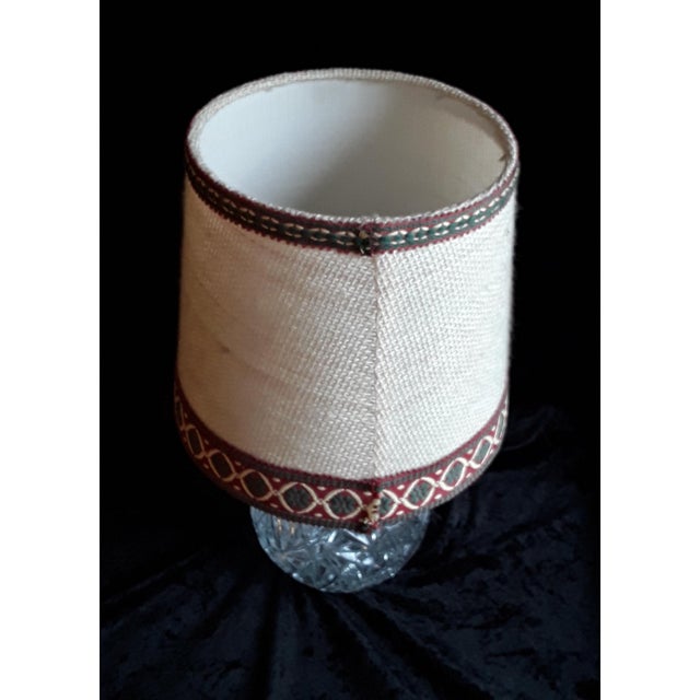 Vintage Table Lamp with Interior -Lit Glass Base and Beige Shade, 1970s For Sale - Image 4 of 7