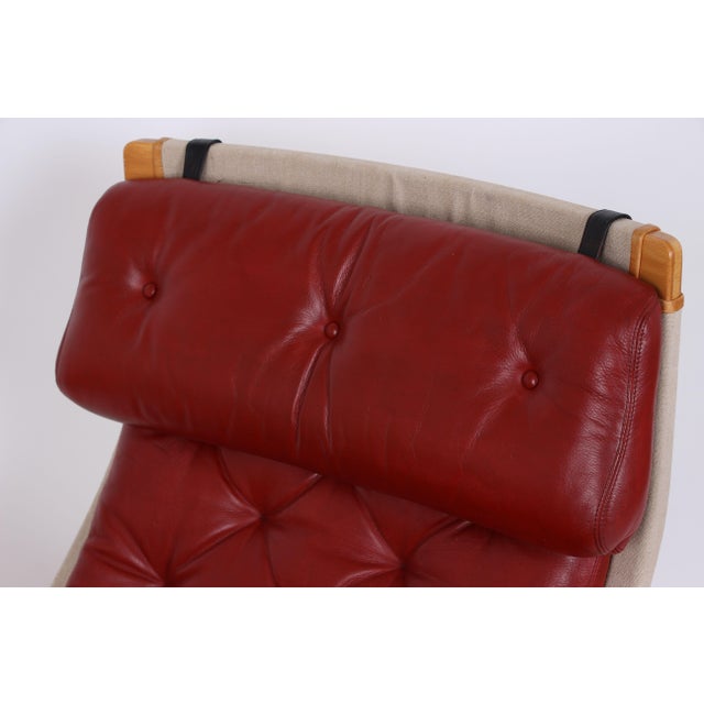 Bruno Mathsson Set of Pernilla Lounge Chair and Ottoman by Bruno Mathsson for Dux, 1970s For Sale - Image 4 of 14