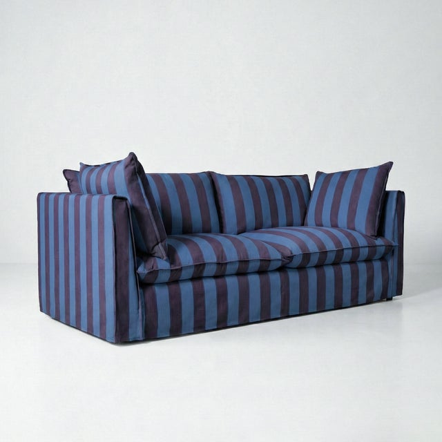 A joyous beautiful sofa made by hand in the USA using natural materials with a large dollop of comfort. 'Tradition with a...