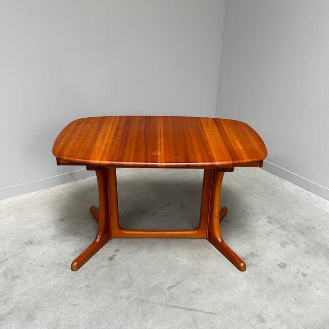 Mid-Century Modern Danish Extendable Oval Dining Table, 1960s For Sale - Image 4 of 17